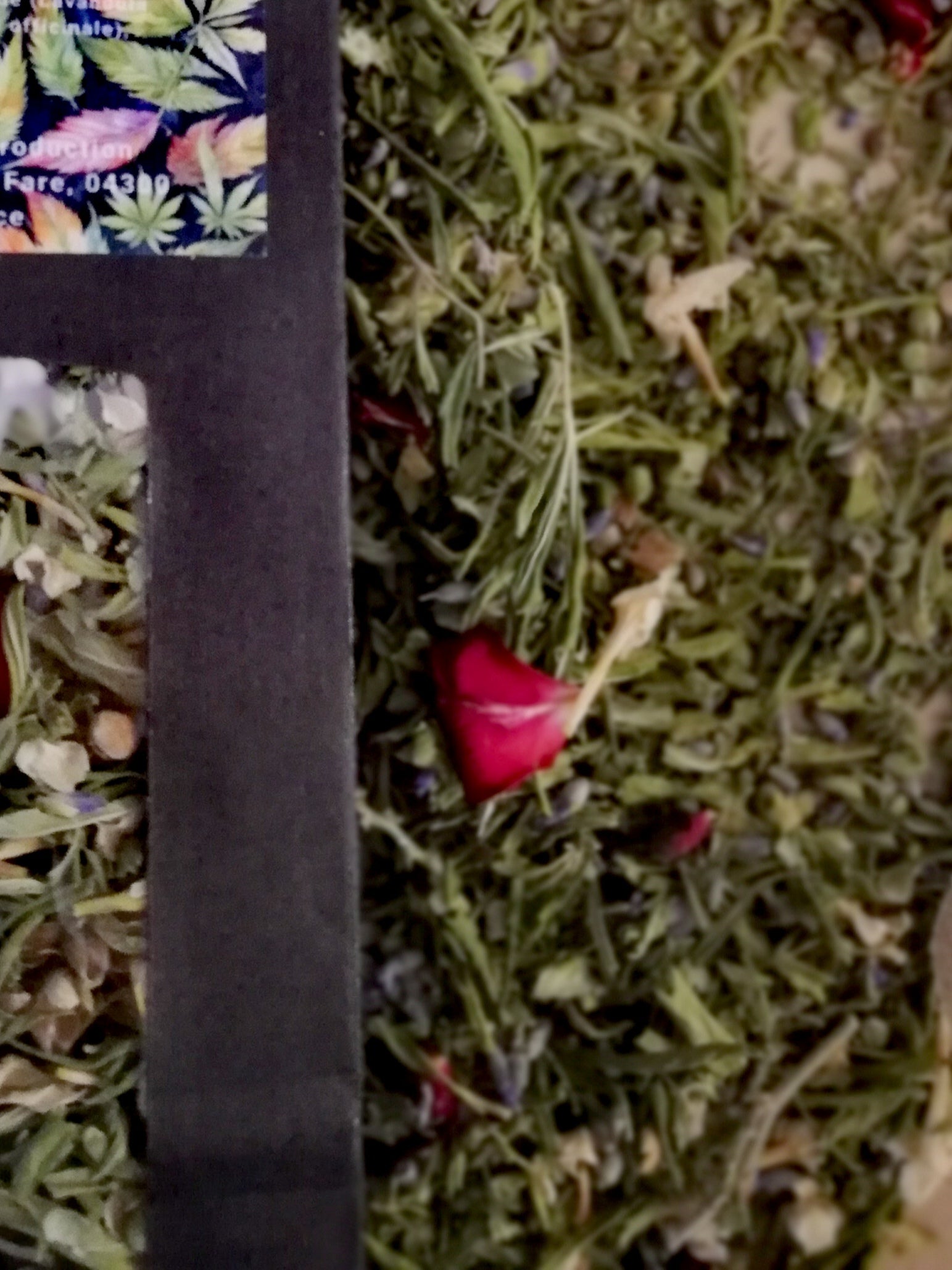 Hemp/lavender, rose and jasmin tea/ Tisane de chanvre/lavande, rose et jasmin