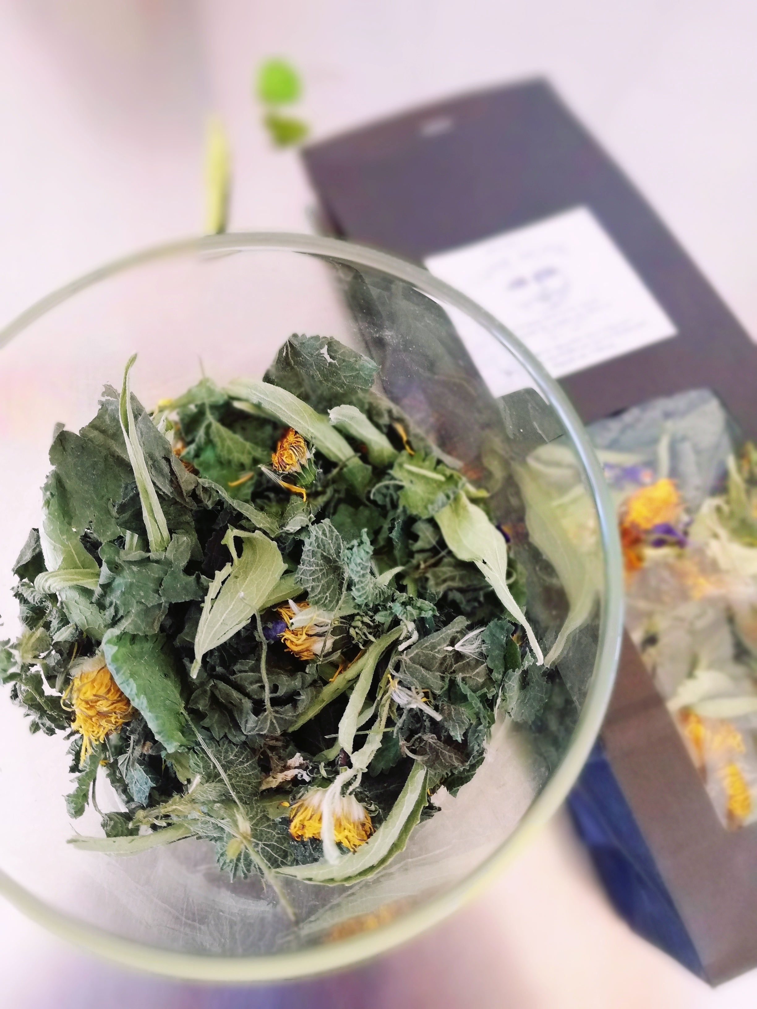 Pink Moon Herbal Blend/Lune Rose tisane